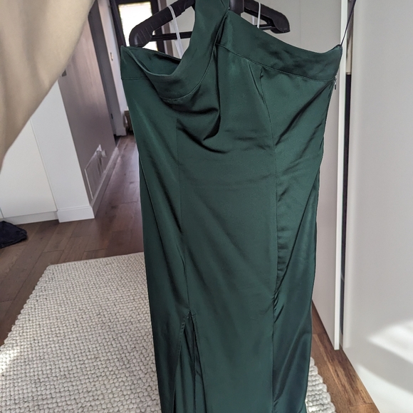 NBD one shoulder Evan Gown - Picture 2 of 8